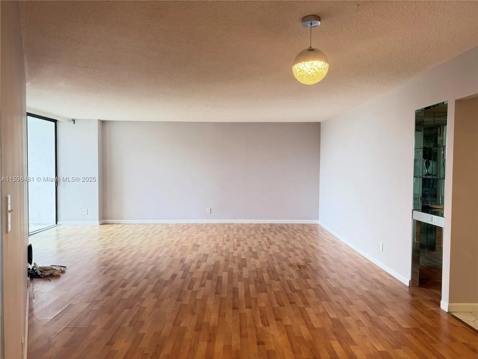 1000 Parkview Dr # 511, Hallandale Beach FL 33009