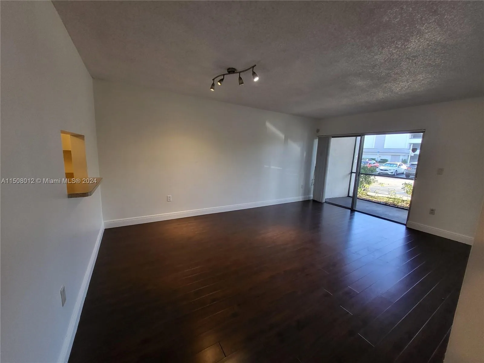 711 N Pine Island Rd # 111, Plantation FL 33324
