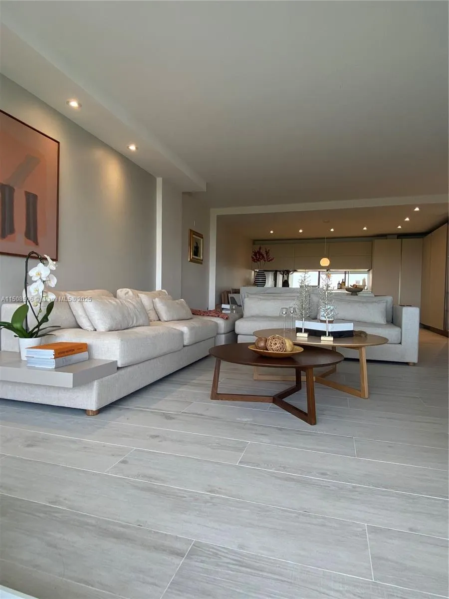 199 Ocean Lane Dr # 1112, Key Biscayne FL 33149