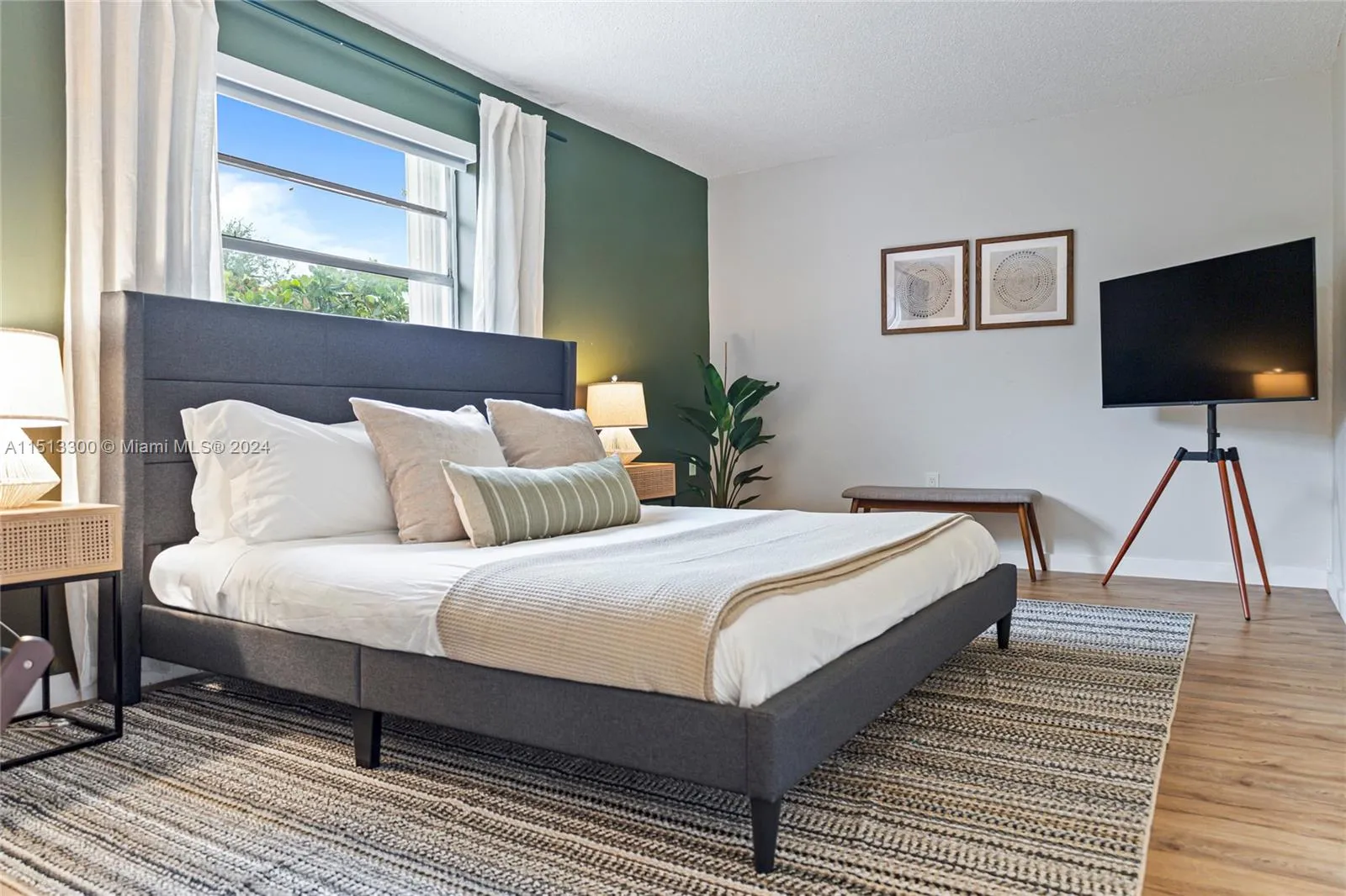 20075 SW 87th Pl Side, Cutler Bay FL 33189