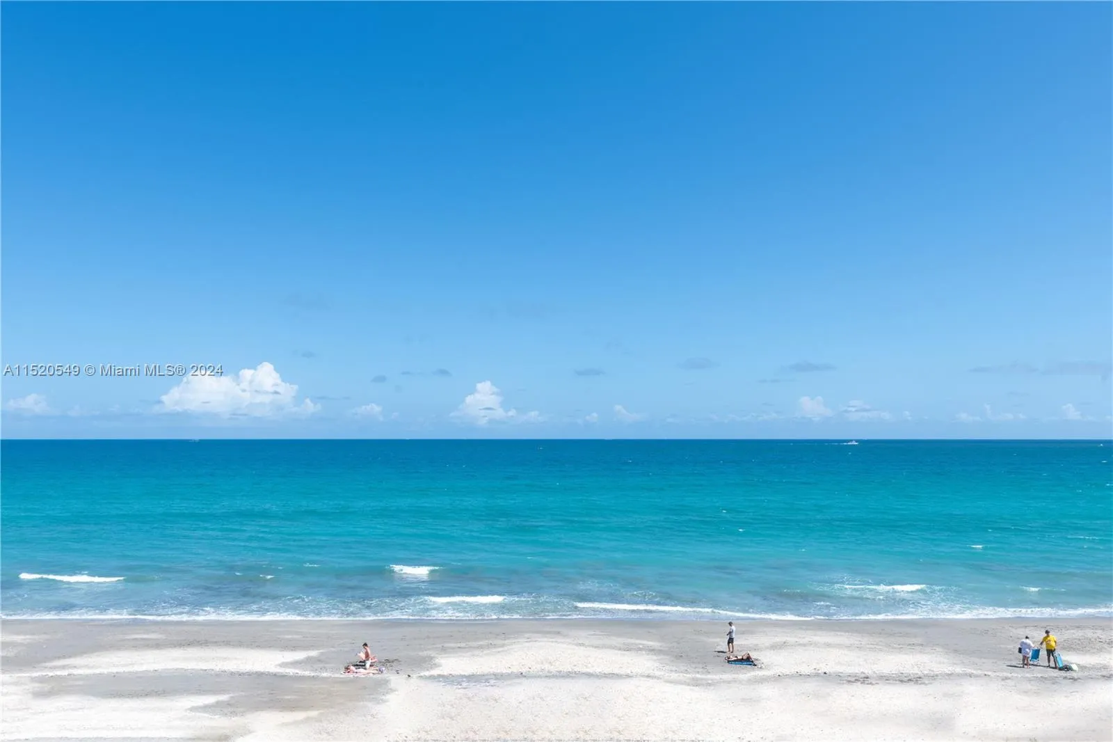 19670 Beach Rd, Tequesta FL 33469