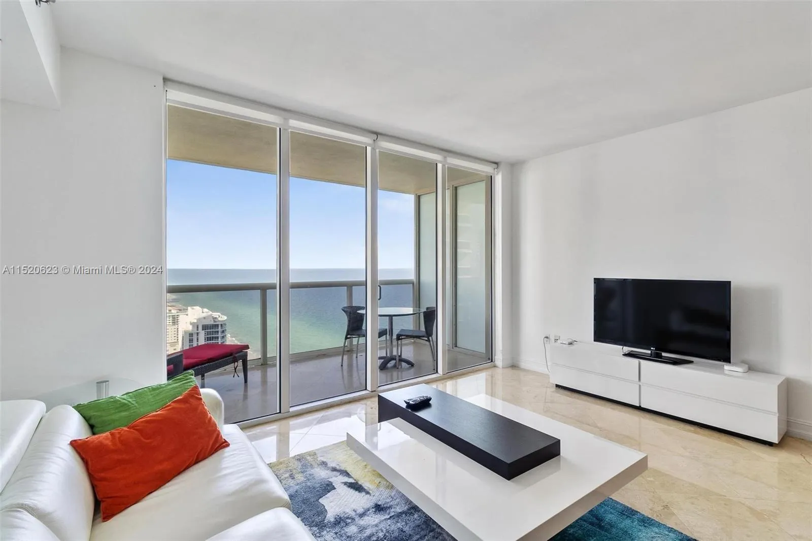 1 bedroom 1 bath for sale at 1830 S Ocean Dr # 3809, Hallandale Beach FL 33009