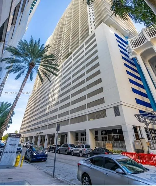 1200 Brickell Bay Dr # 1915, Miami FL 33131