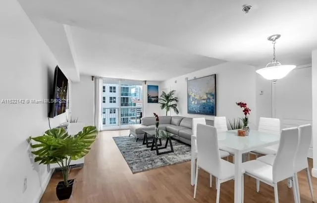 1200 Brickell Bay Dr # 1915, Miami FL 33131