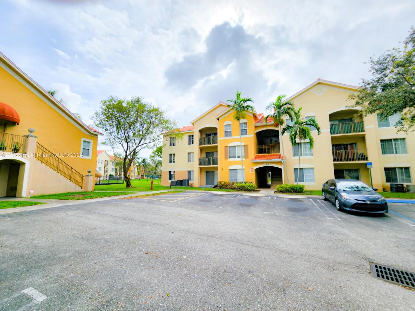 3 bedroom 2 bath for sale at 4151 San Marino Blvd # 202, West Palm Beach FL 33409