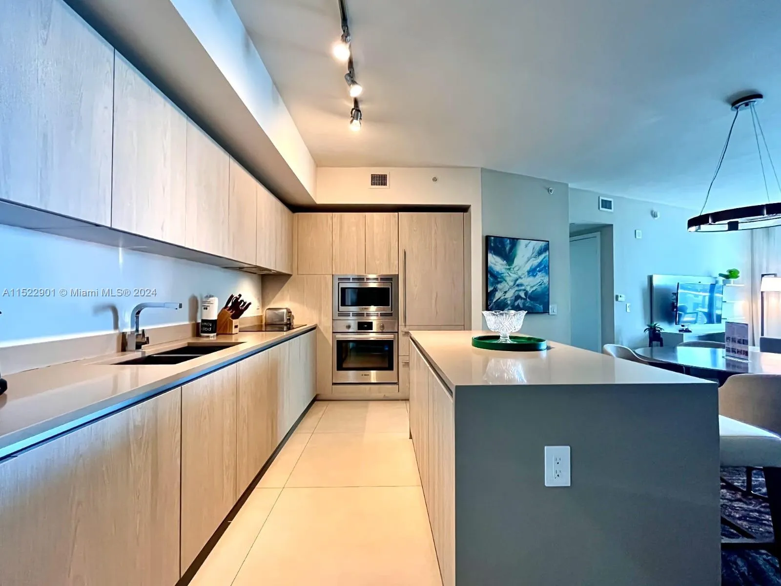 1 bedroom 1 bath for sale at 4111 S Ocean Dr # 2109, Hollywood FL 33019