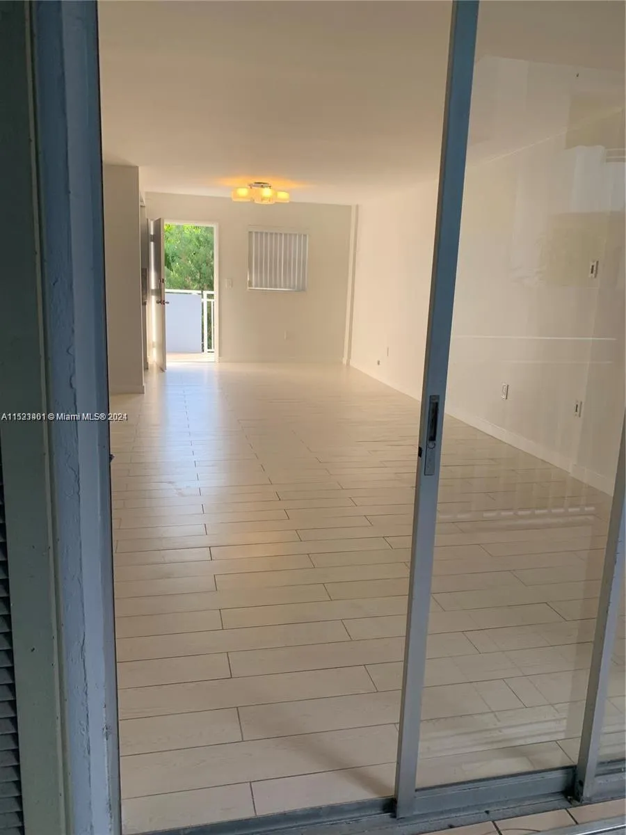 947 Lenox Ave # 204, Miami Beach FL 33139
