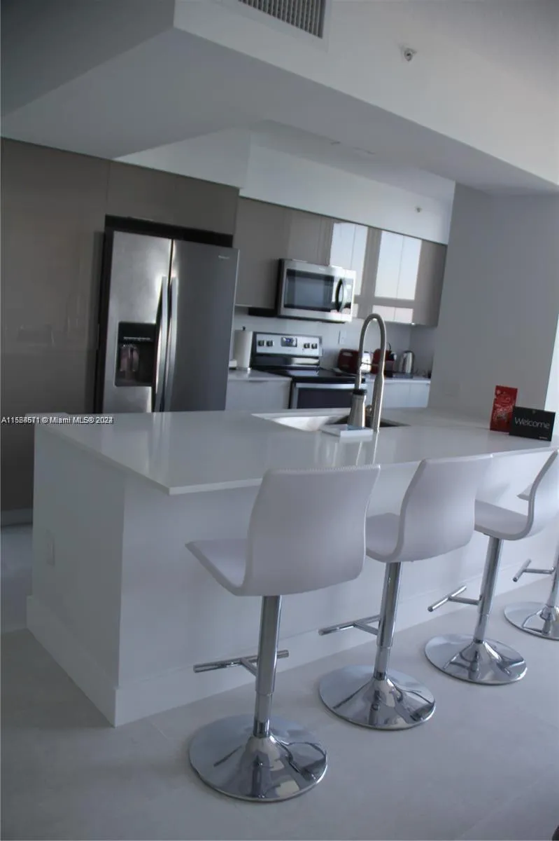 2080 S Ocean Dr # 511, Hallandale Beach FL 33009