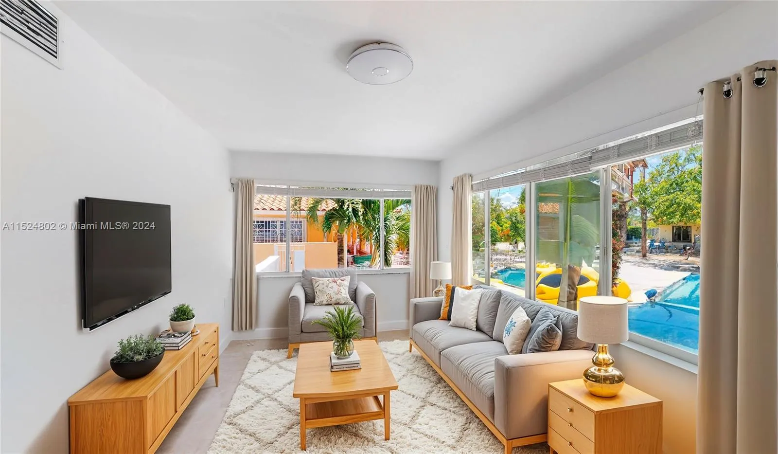 2915 SW 24 TE, Miami FL 33145