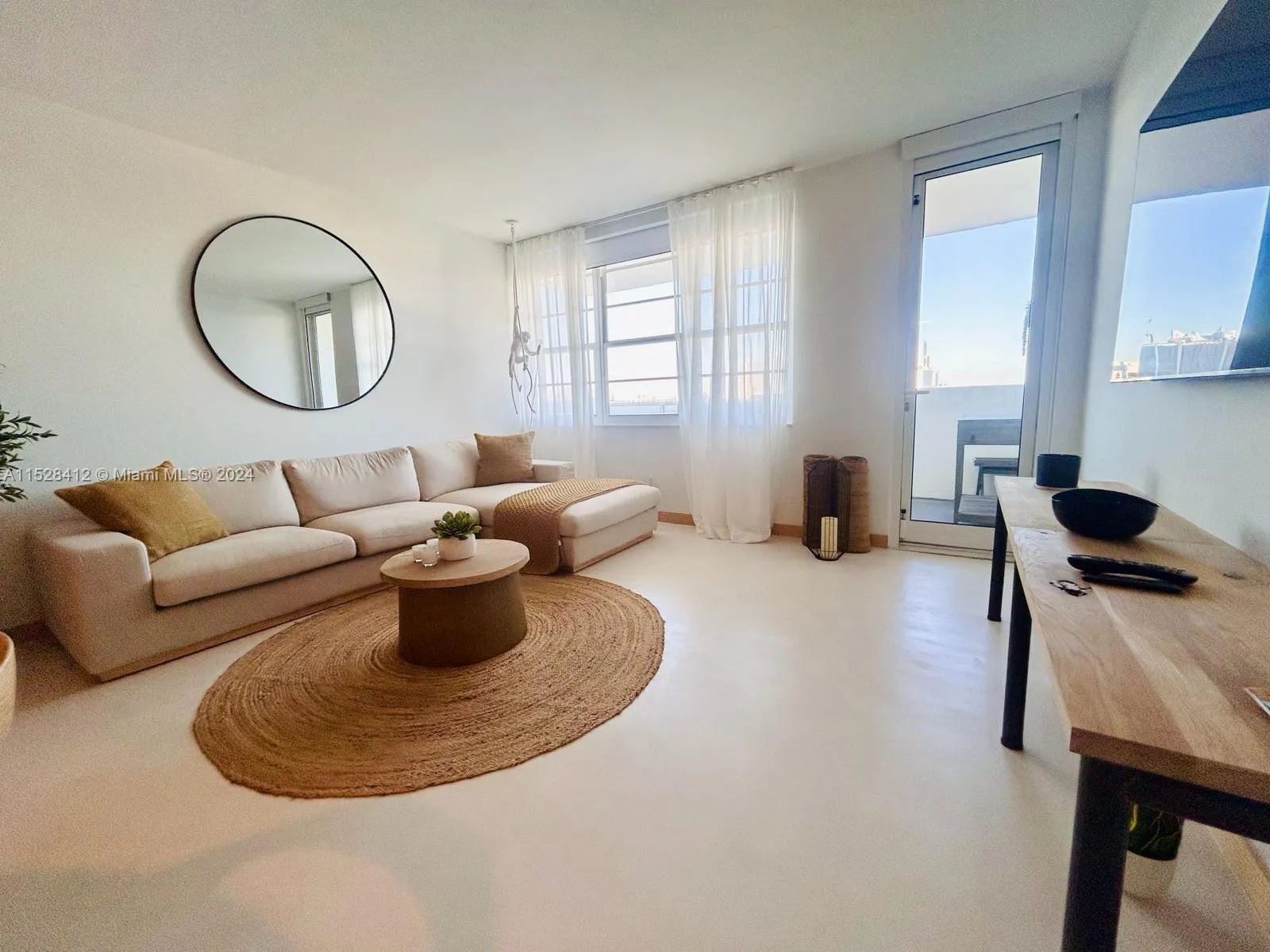 100 Lincoln Rd # 1543, Miami Beach FL 33139