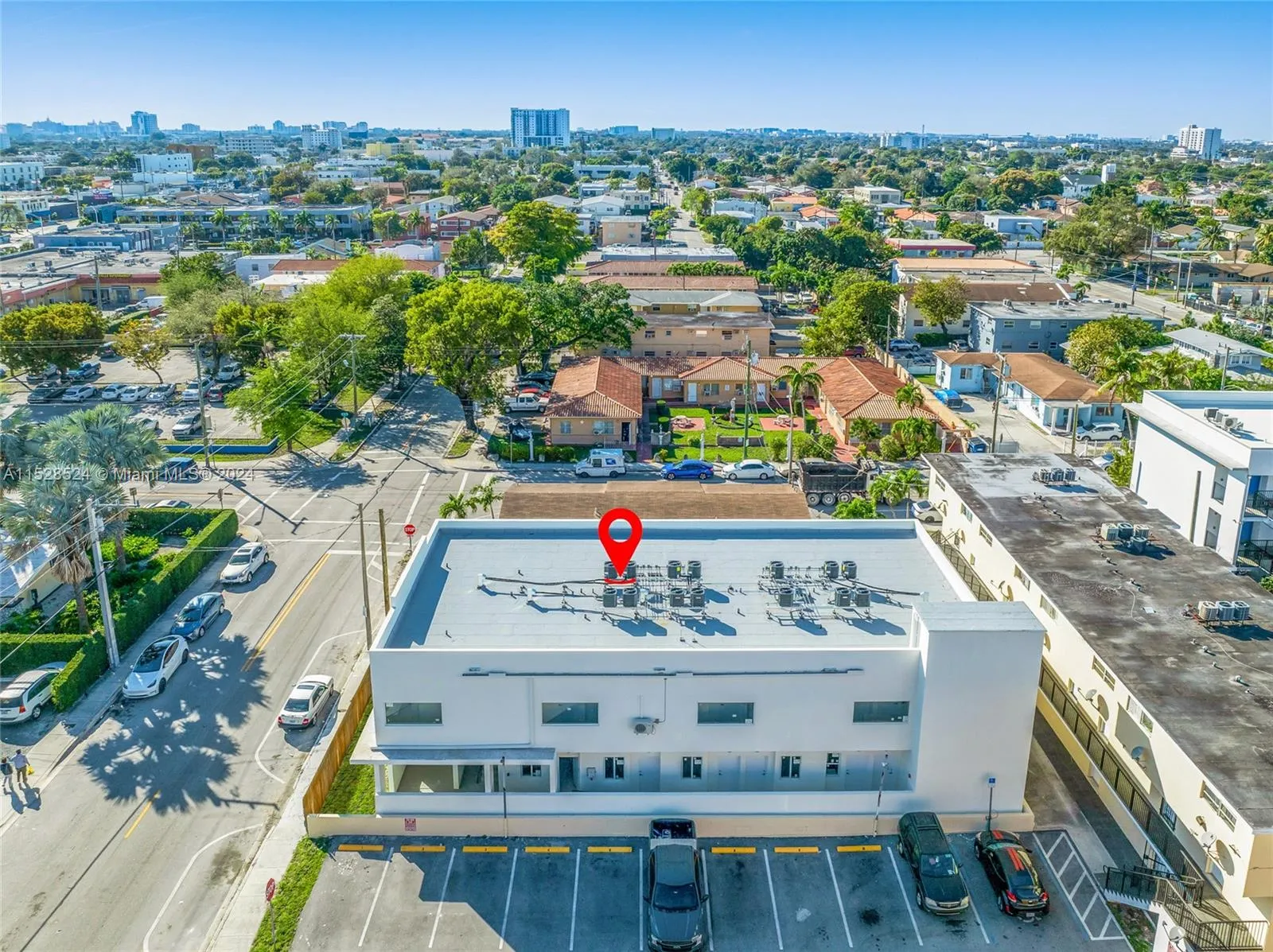 1567 NW 1st St, Miami FL 33125