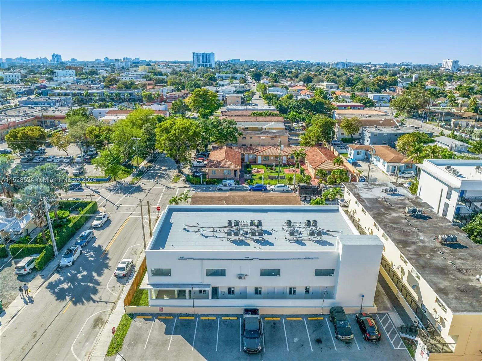 1567 NW 1st St, Miami FL 33125