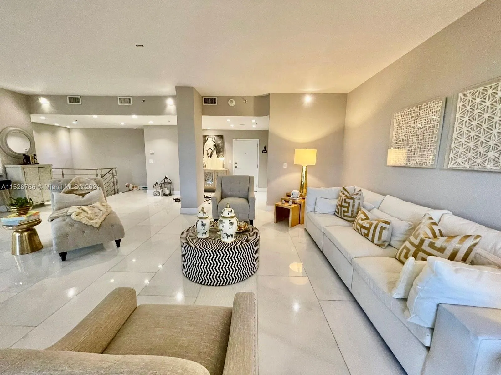 3 bedroom 3 bath for sale at 20225 NE 34th Ct # 2716, Aventura FL 33180