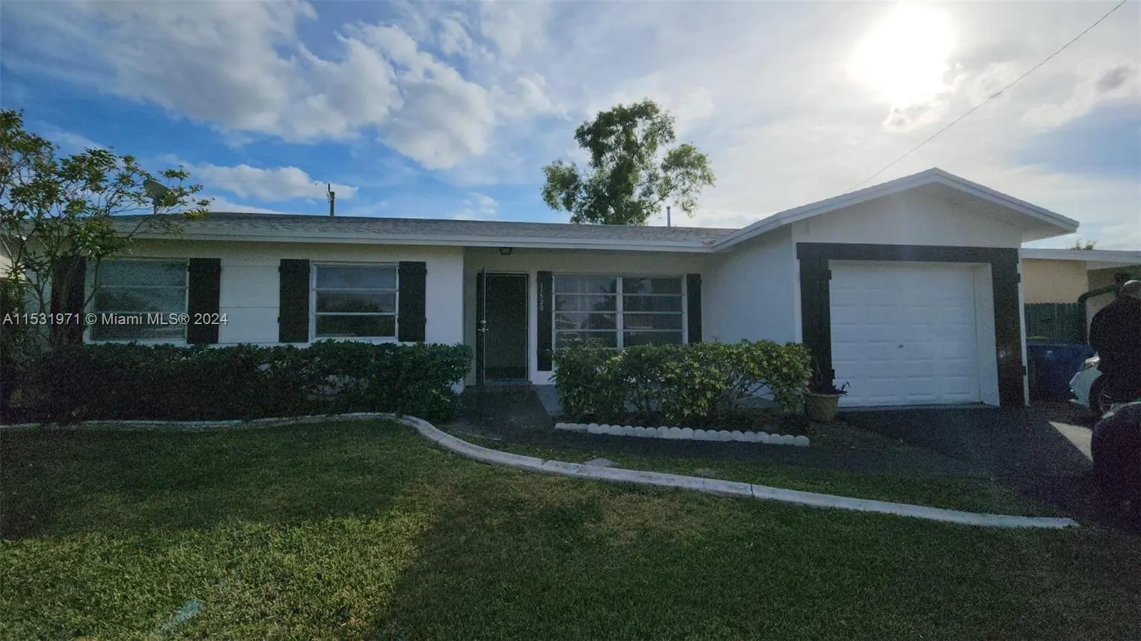 5 bedroom 2 bath for sale at 11520 NW 31st Pl, Sunrise FL 33323