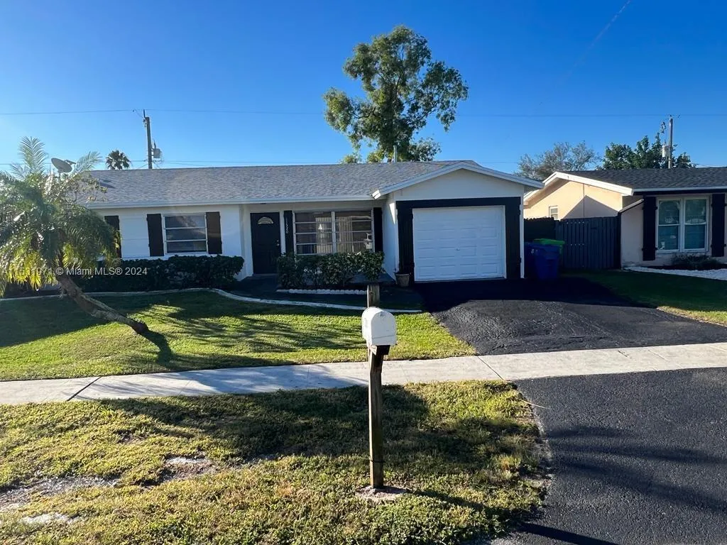11520 NW 31st Pl, Sunrise FL 33323