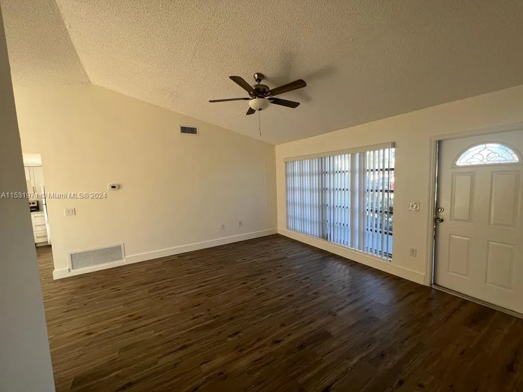 11520 NW 31st Pl, Sunrise FL 33323