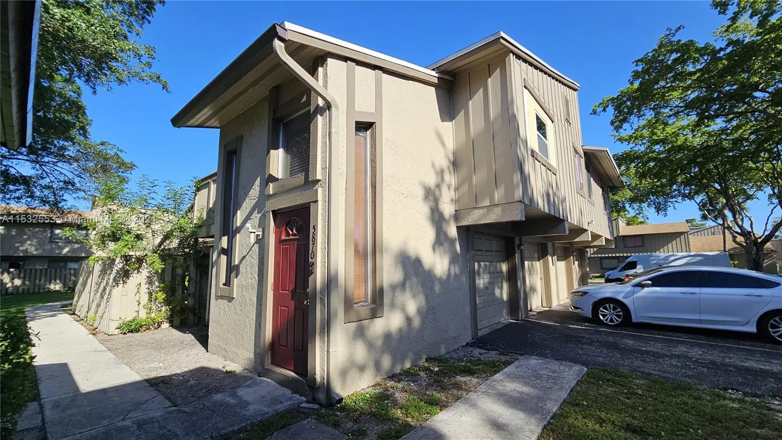 5870 NW 21st St, Lauderhill FL 33313