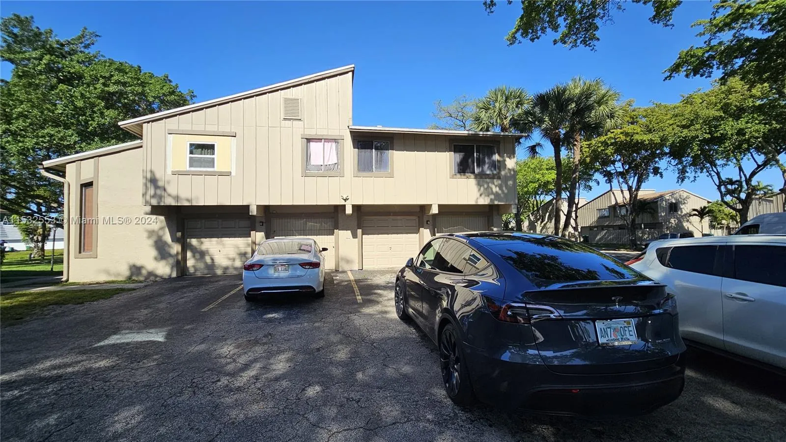 5870 NW 21st St, Lauderhill FL 33313