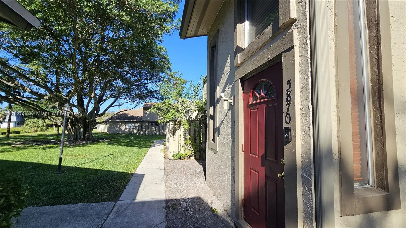5870 NW 21st St, Lauderhill FL 33313