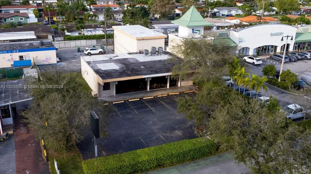 9465 SW 56th St, Miami FL 33165