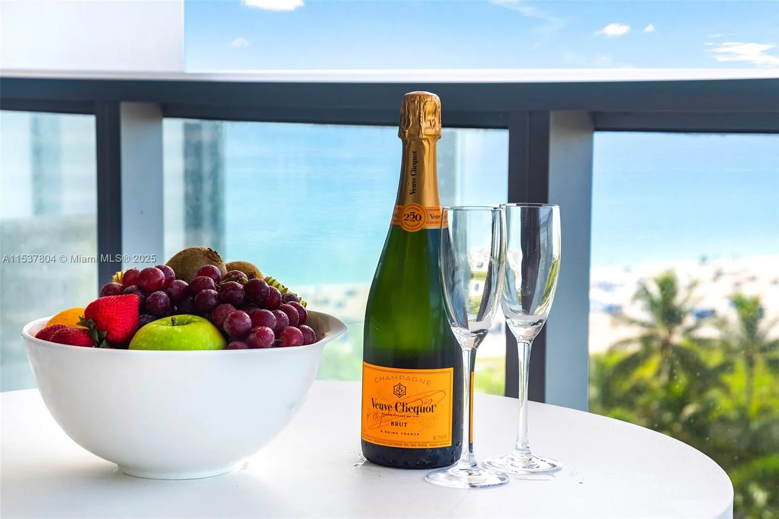 2201 Collins Ave # 814, Miami Beach FL 33139