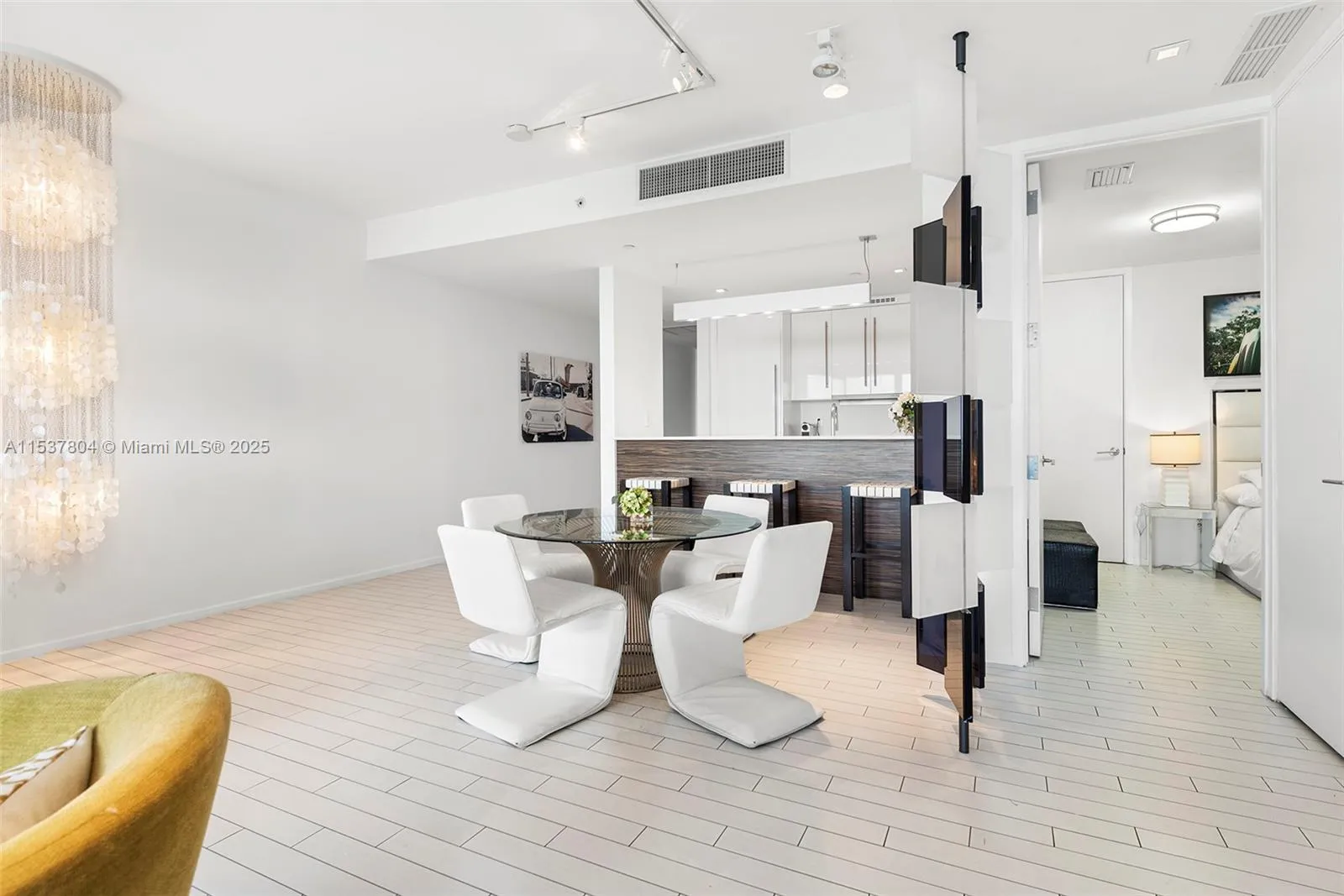 2201 Collins Ave # 814, Miami Beach FL 33139