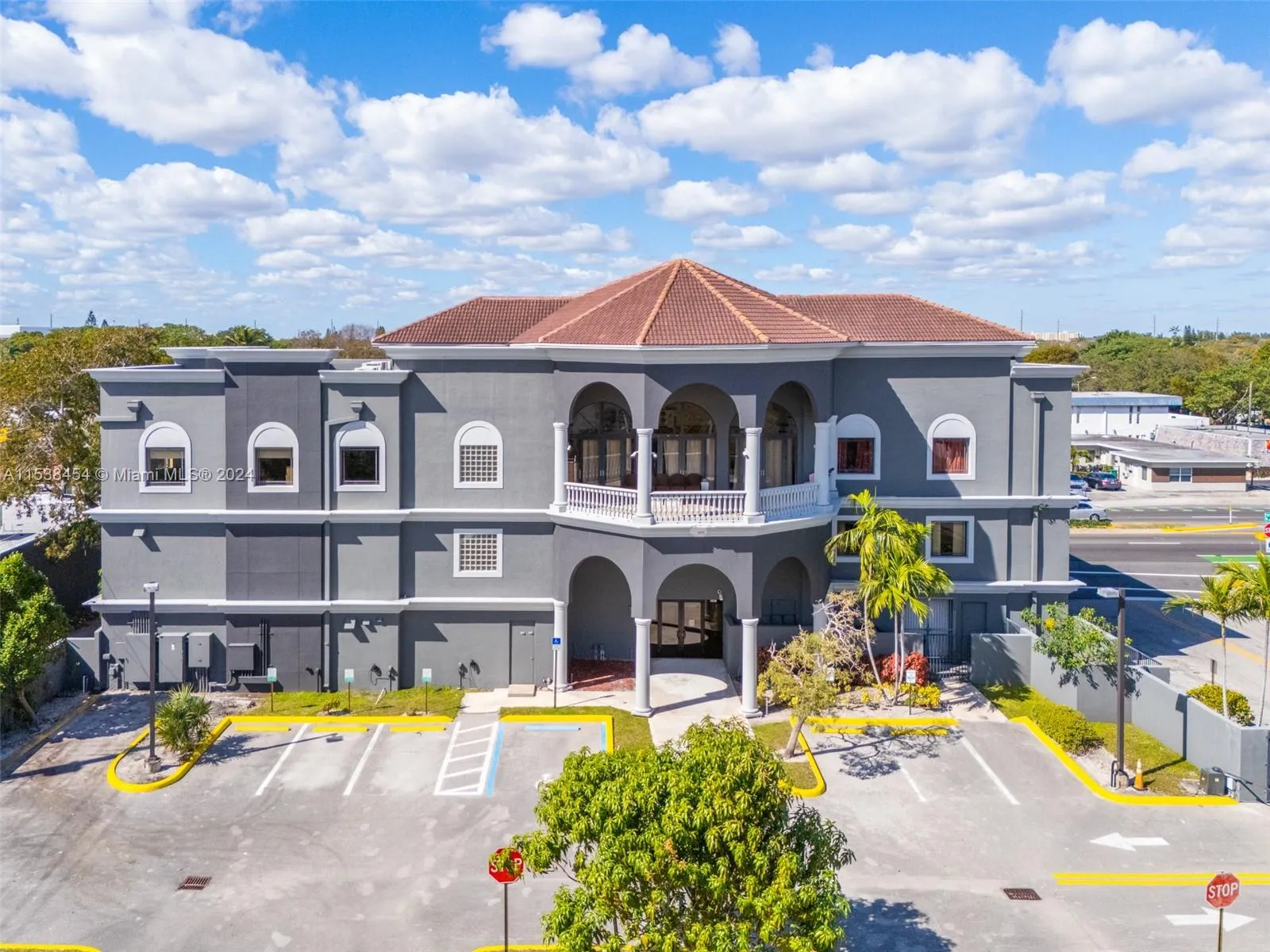 2227 N Federal Hwy, Hollywood FL 33020