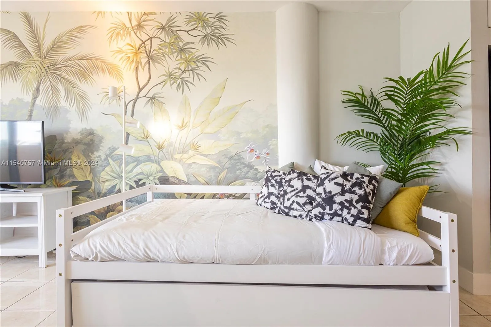 7904 West Dr # 304, North Bay Village FL 33141