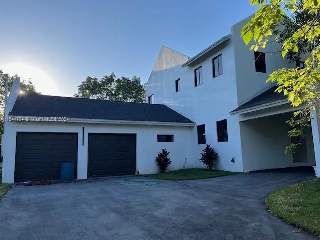 5455 SW 60 CT, Miami FL 33155