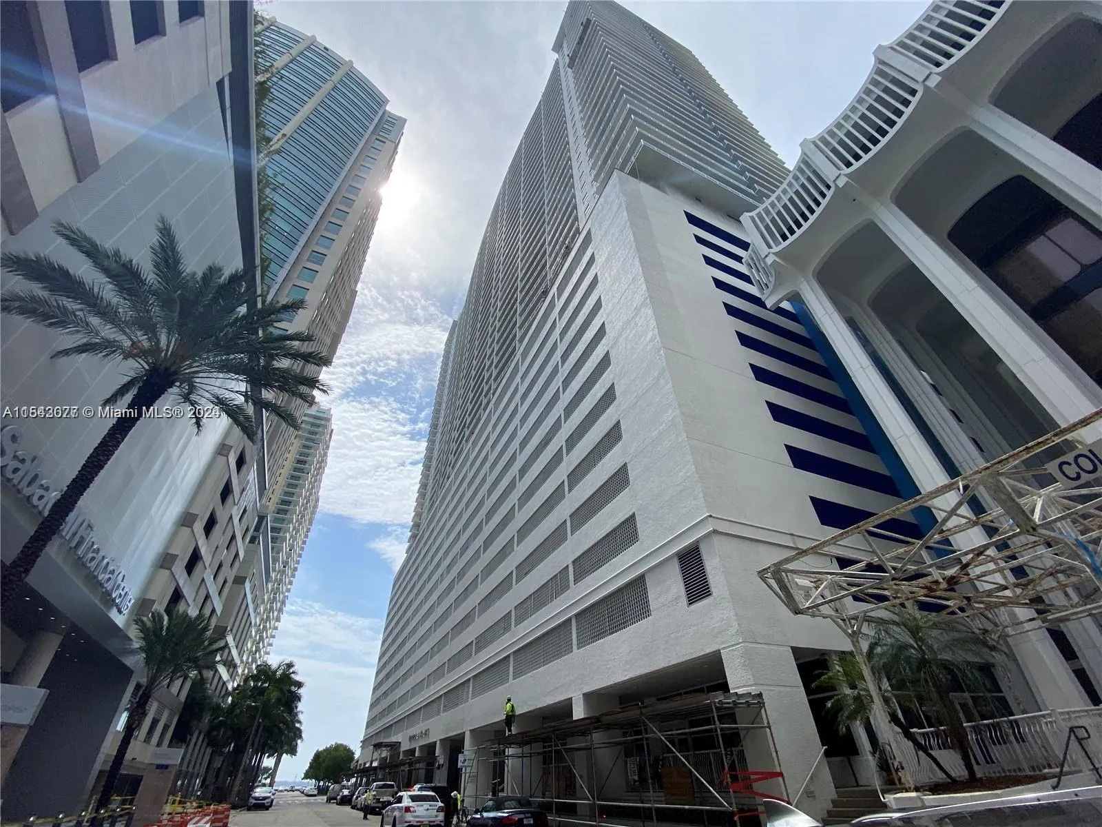 1 bedroom 1 bath for sale at 1200 Brickell Bay Dr # 3119, Miami FL 33131
