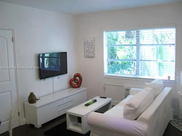 1525 Meridian Ave # 207, Miami Beach FL 33139