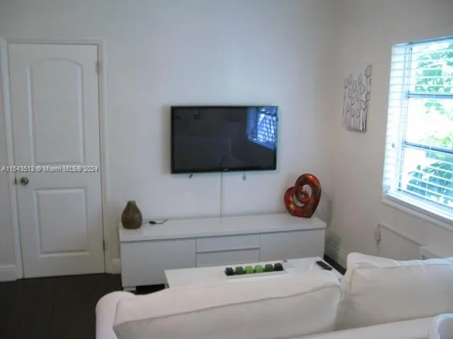 1525 Meridian Ave # 207, Miami Beach FL 33139