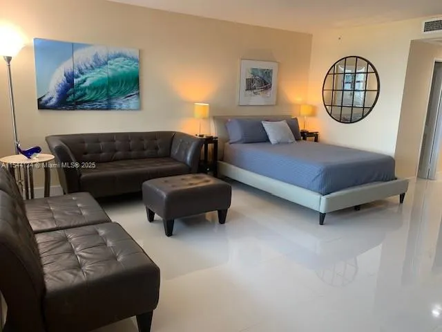 100 Lincoln Rd # 819, Miami Beach FL 33139