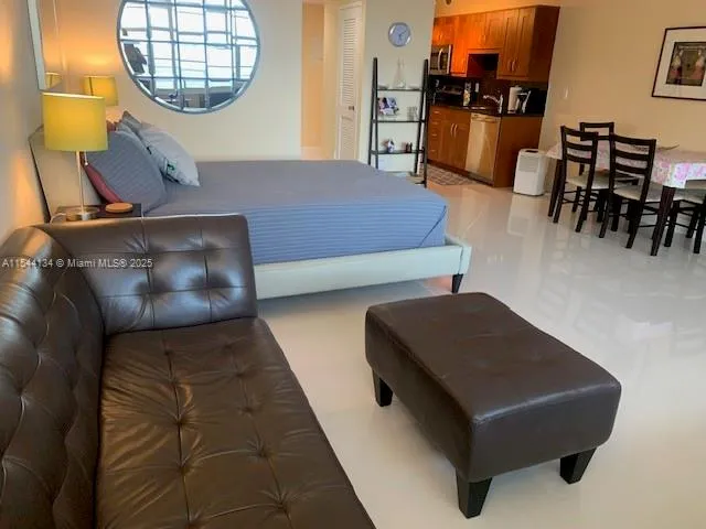 100 Lincoln Rd # 819, Miami Beach FL 33139