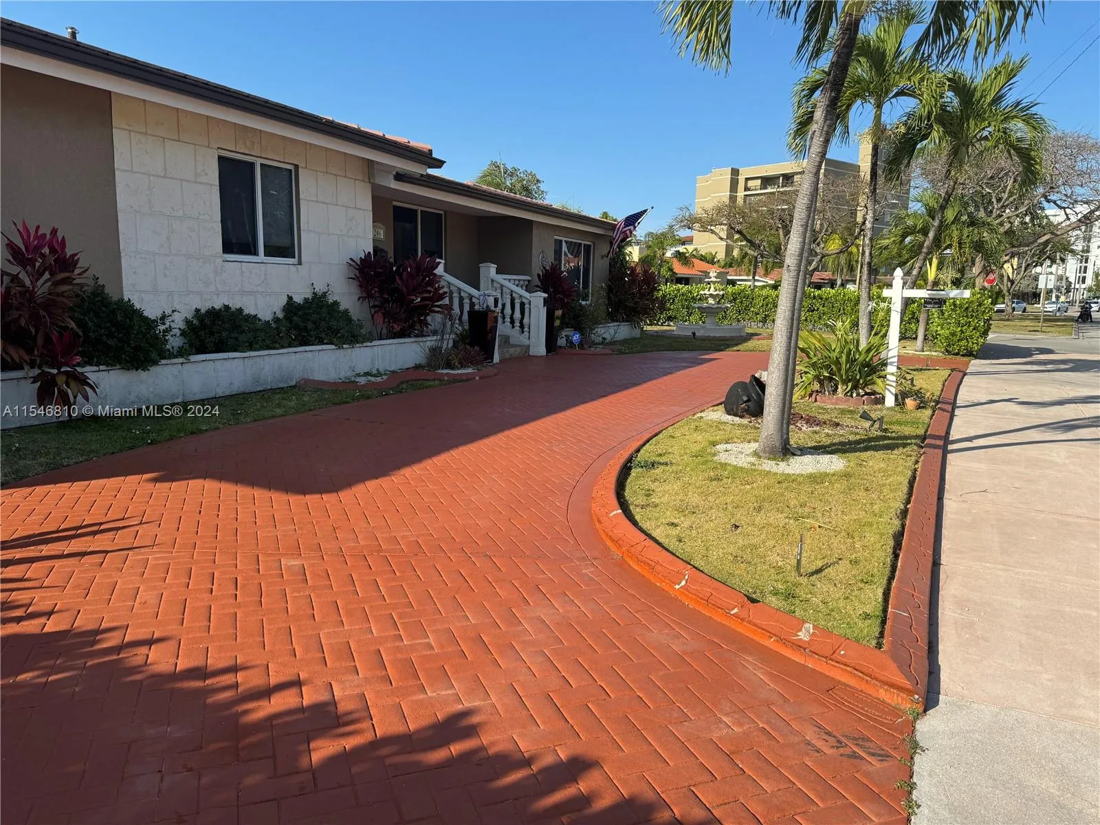 206 Ponce De Leon Blvd, Coral Gables FL 33134