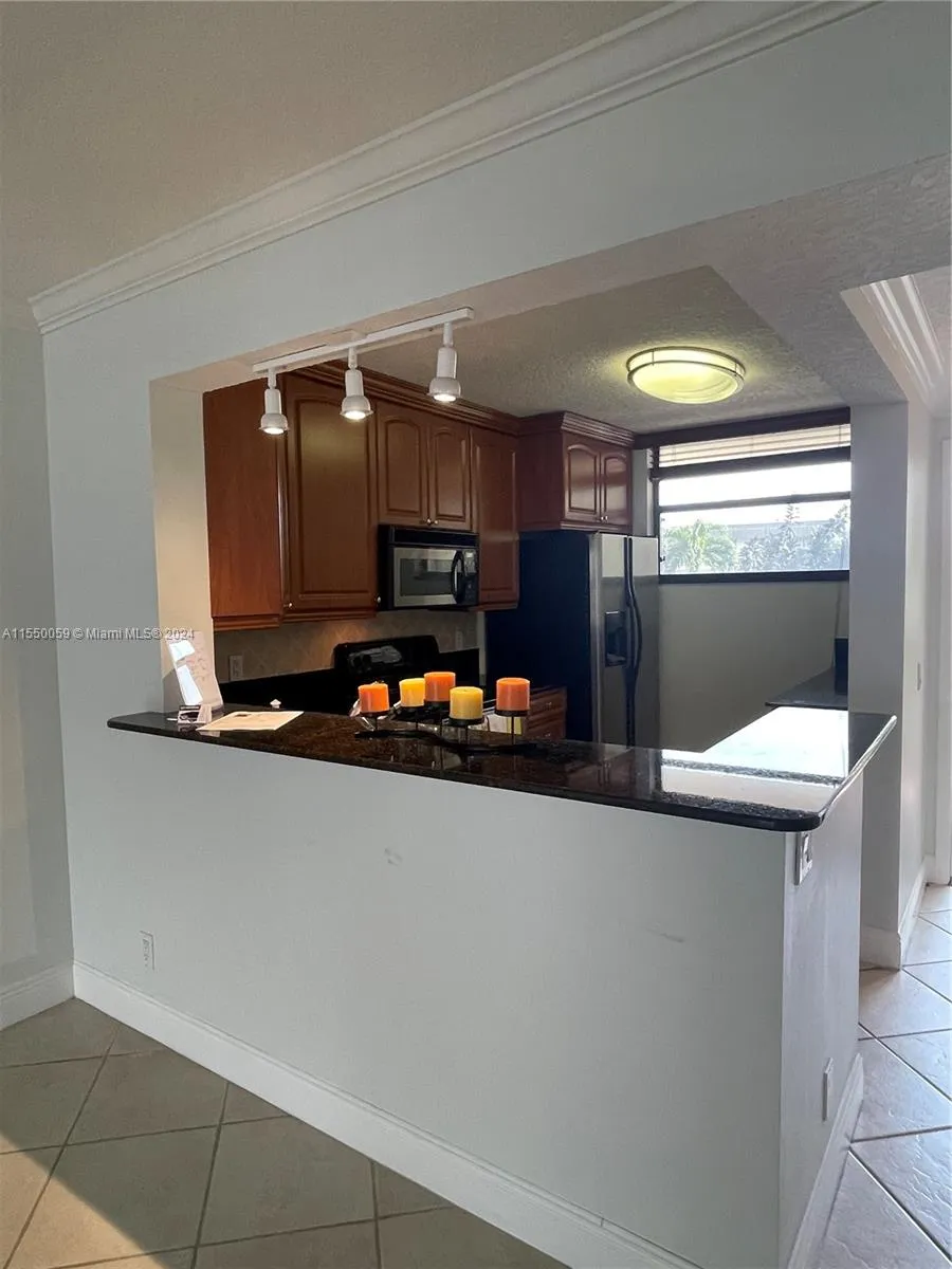 110 Lake Emerald Dr # 203, Oakland Park FL 33309