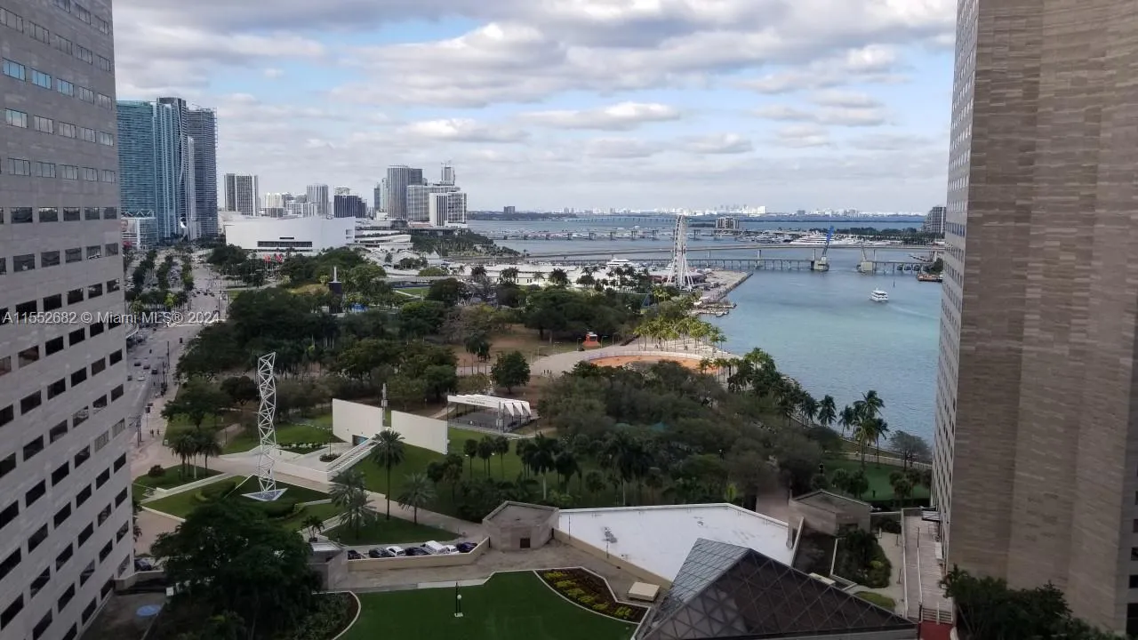 325 S Biscayne Blvd # 2118, Miami FL 33131
