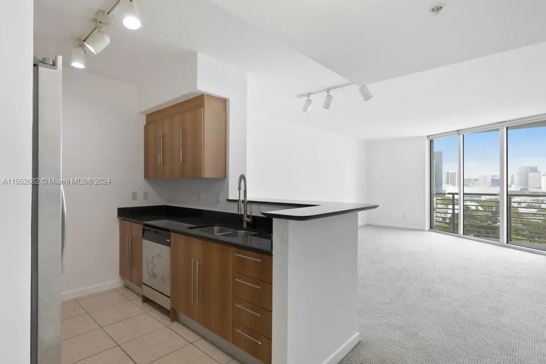 325 S Biscayne Blvd # 2118, Miami FL 33131