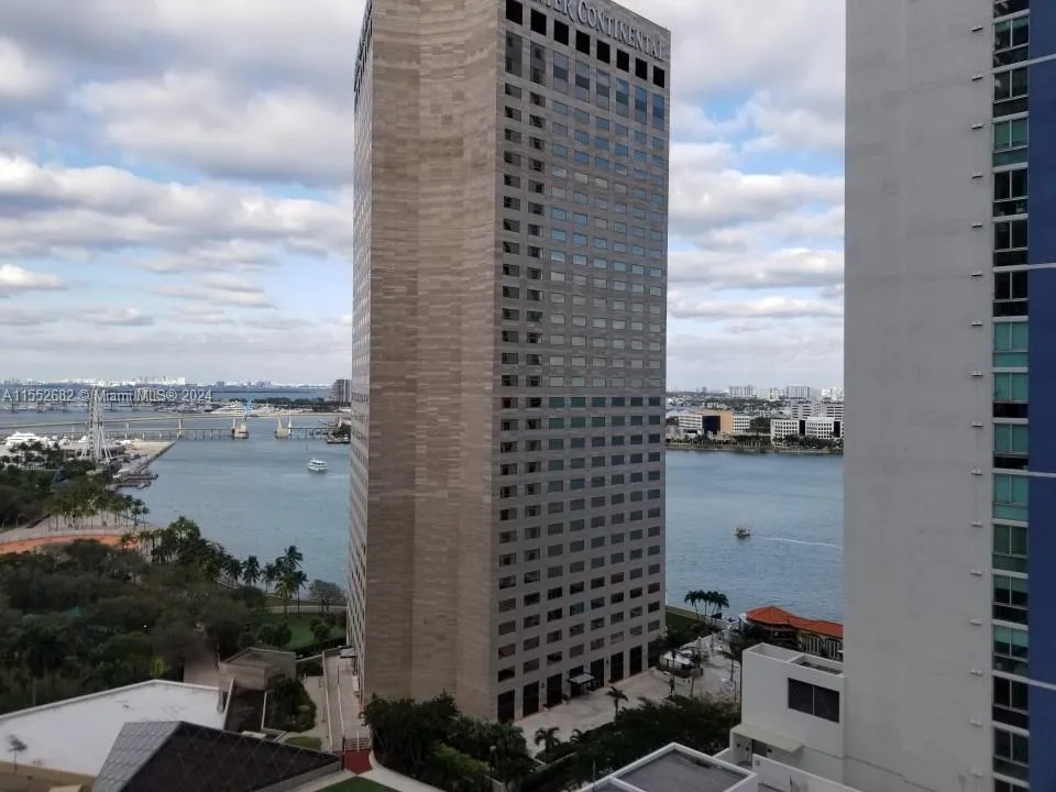 325 S Biscayne Blvd # 2118, Miami FL 33131
