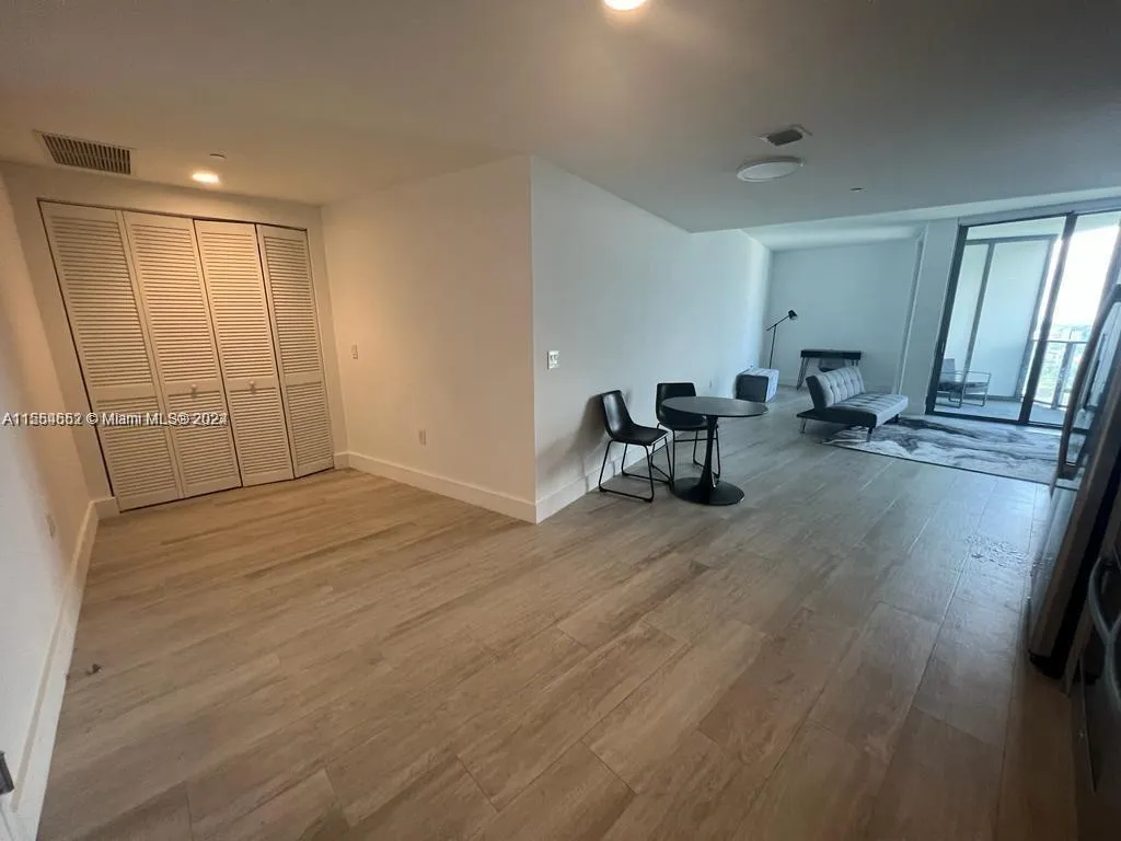 121 NE 34th St # 2014, Miami FL 33137