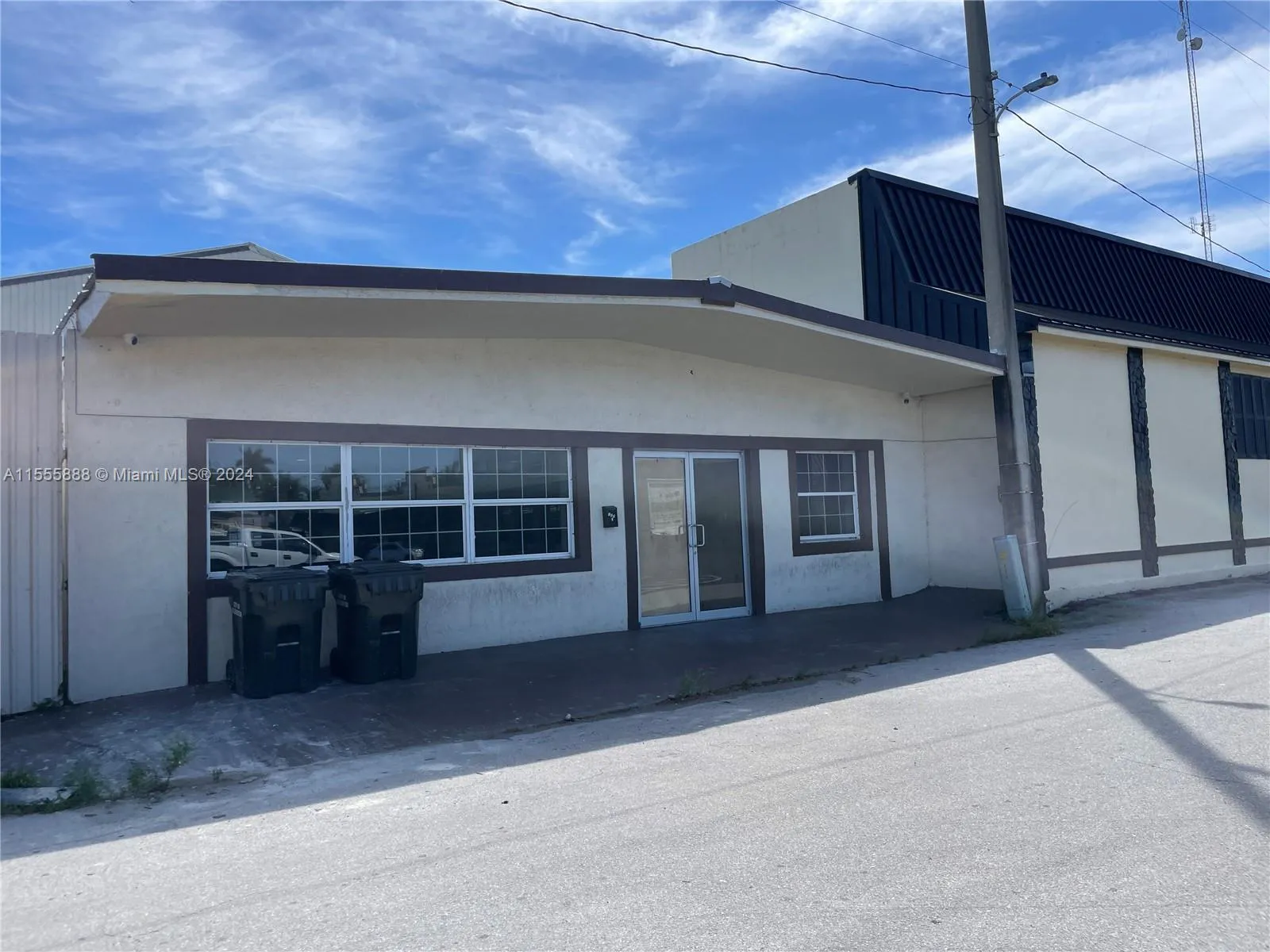 for sale at 225 E Ventura Ave, Clewiston FL 33440
