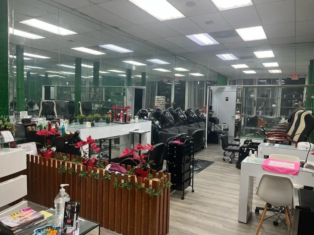11400 W FLAGLER ST, Sweetwater FL 33174