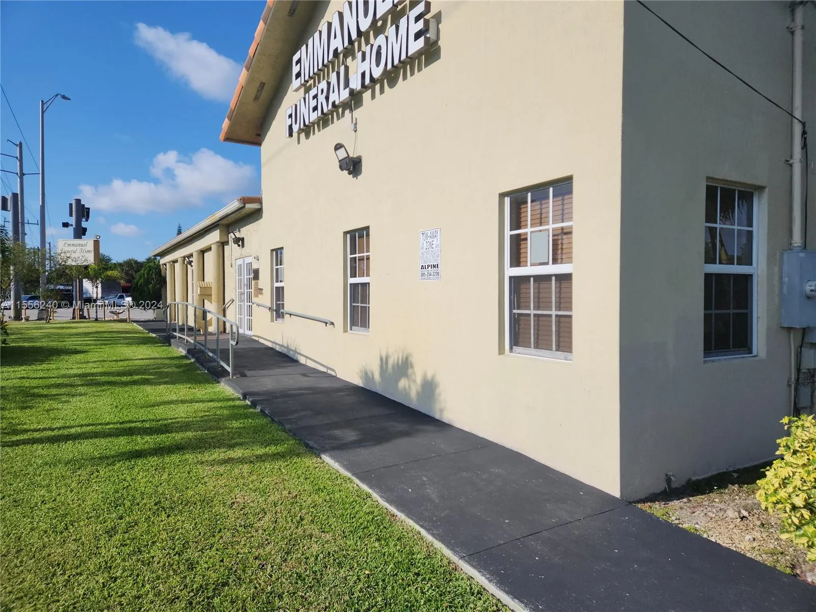 14300 W Dixie Hwy, North Miami FL 33161