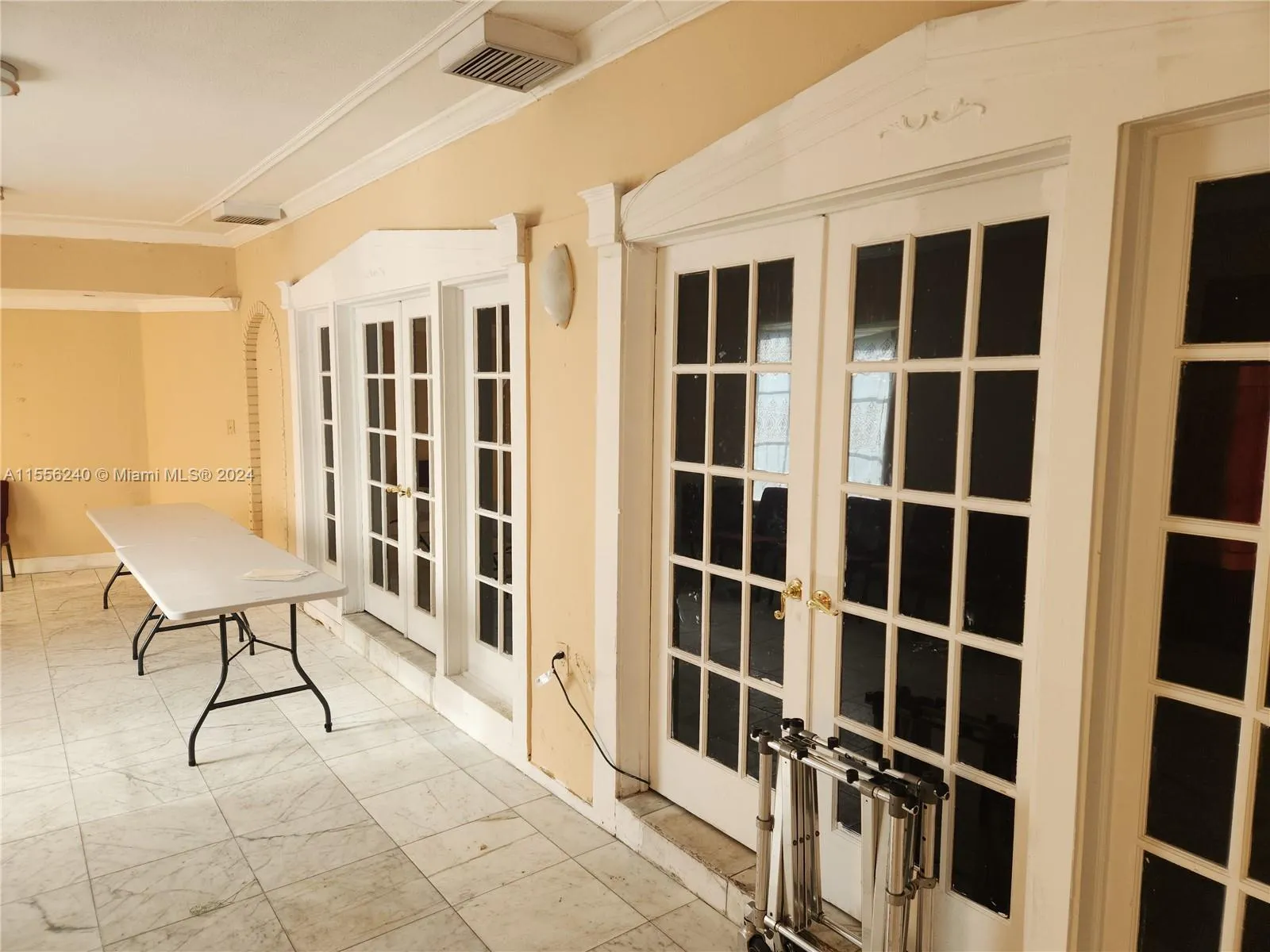 14300 W Dixie Hwy, North Miami FL 33161