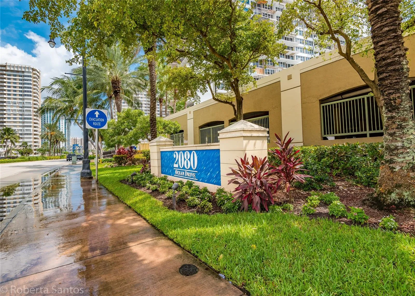 2 bedroom 2 bath for rent at 2080 S Ocean Dr # 602, Hallandale Beach FL 33009