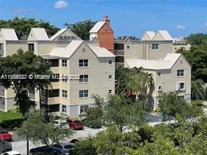8255 Lake Dr # 204, Doral FL 33166