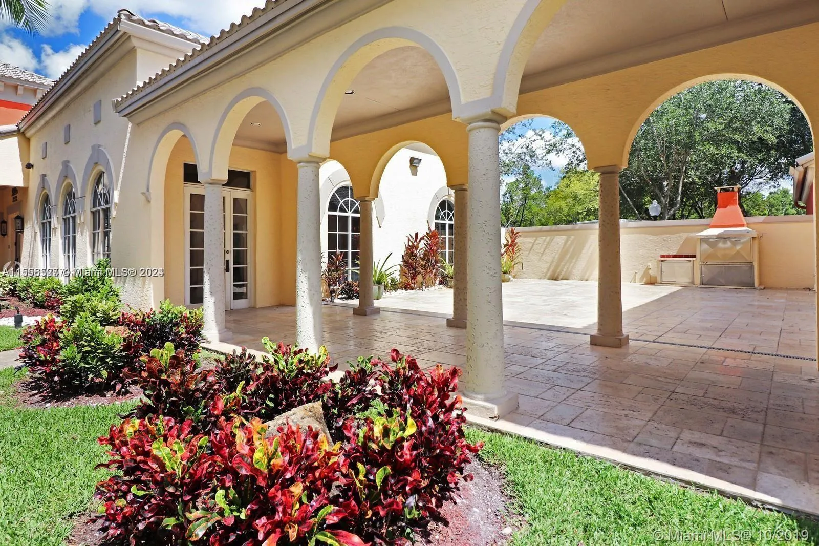 8255 Lake Dr # 204, Doral FL 33166