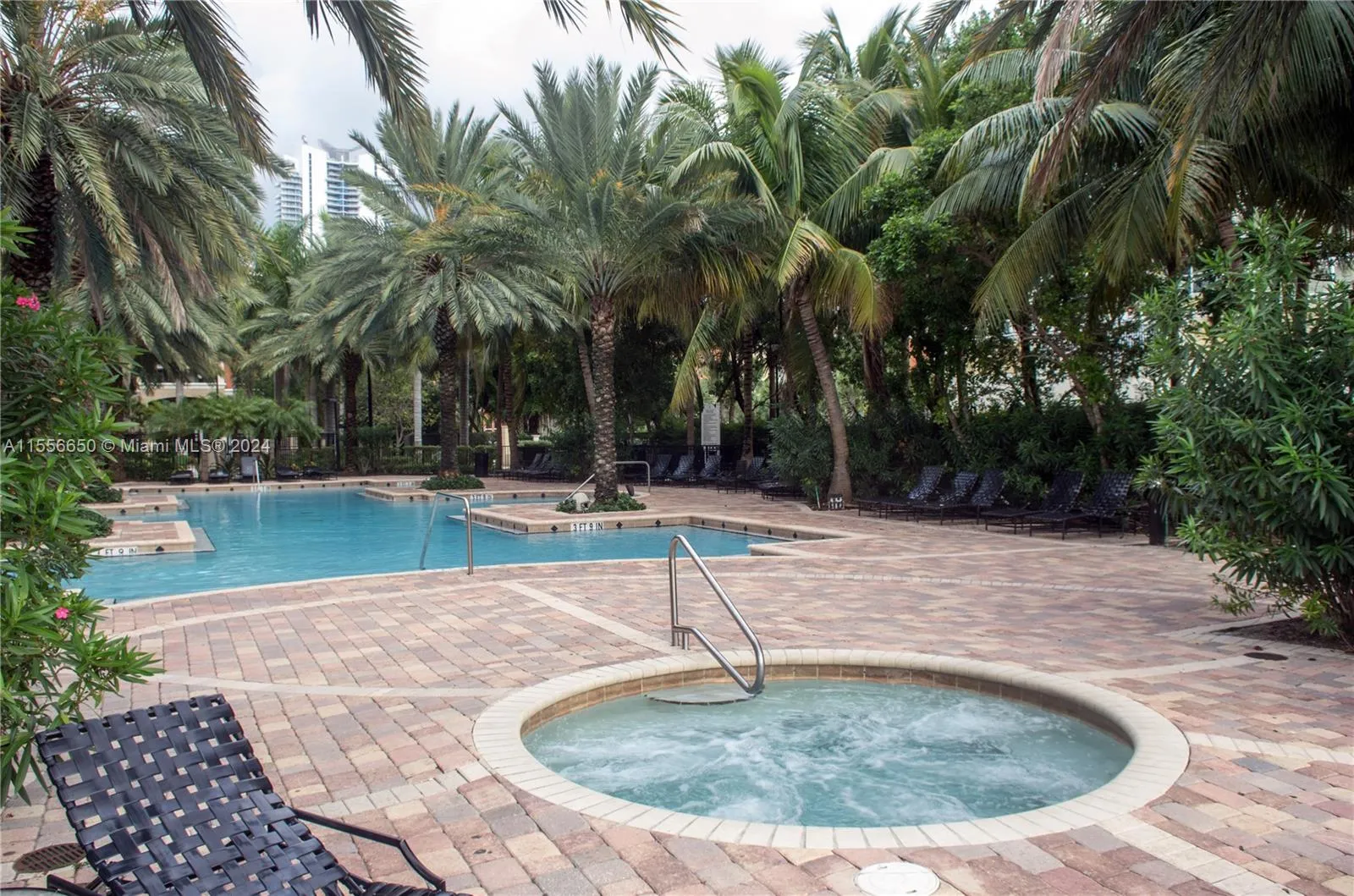 2 bedroom 2 bath for rent at 17100 N Bay Rd # 1402, Sunny Isles Beach FL 33160