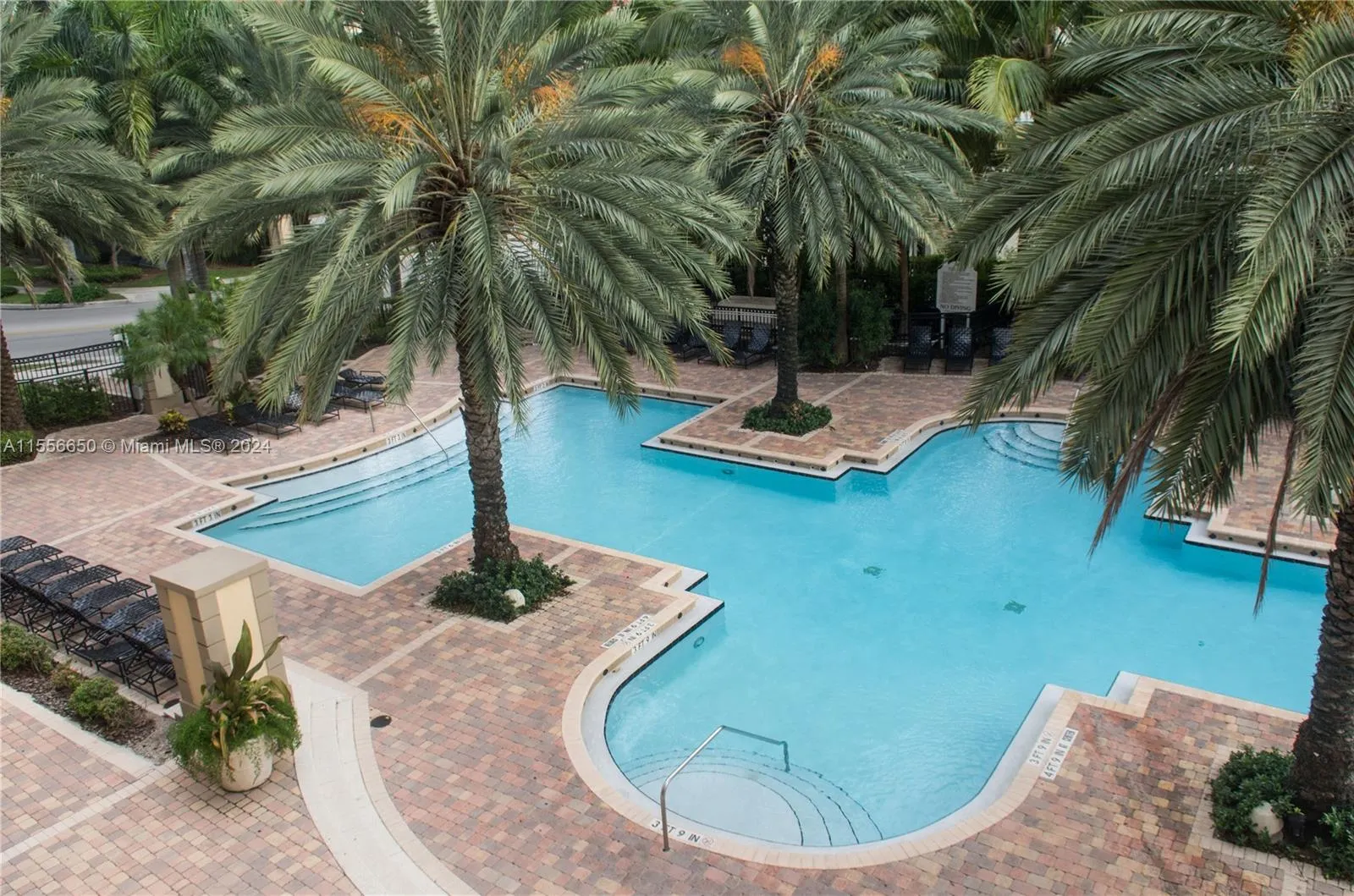 17100 N Bay Rd # 1402, Sunny Isles Beach FL 33160