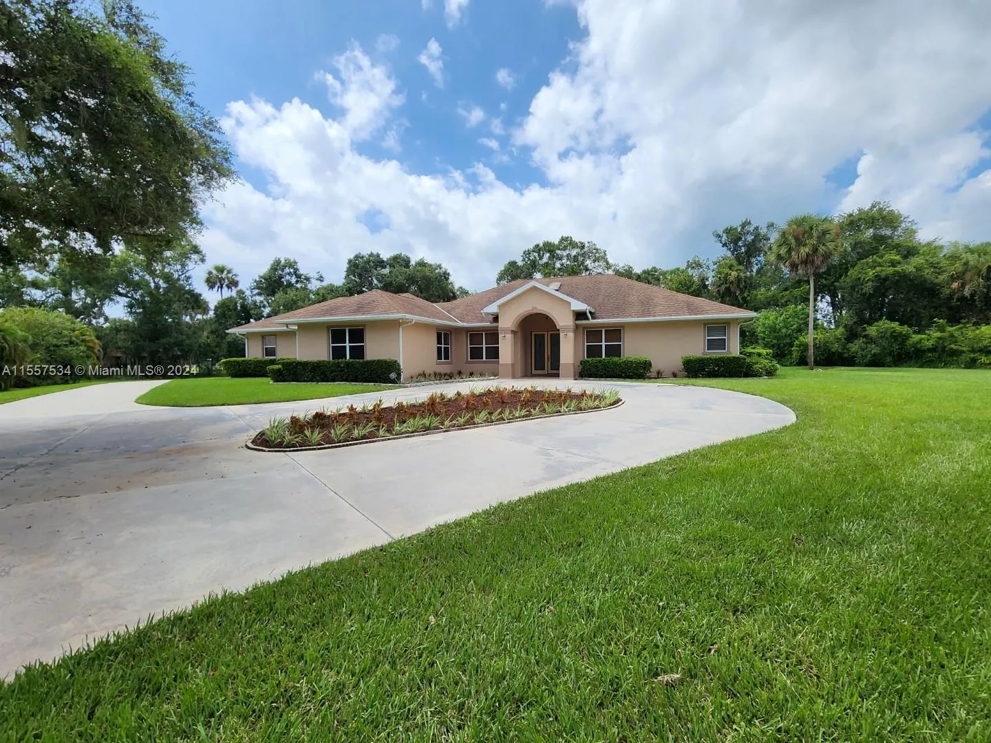 4 bedroom 3 bath for sale at 2526 SW 21ST CT., Okeechobee FL 34974